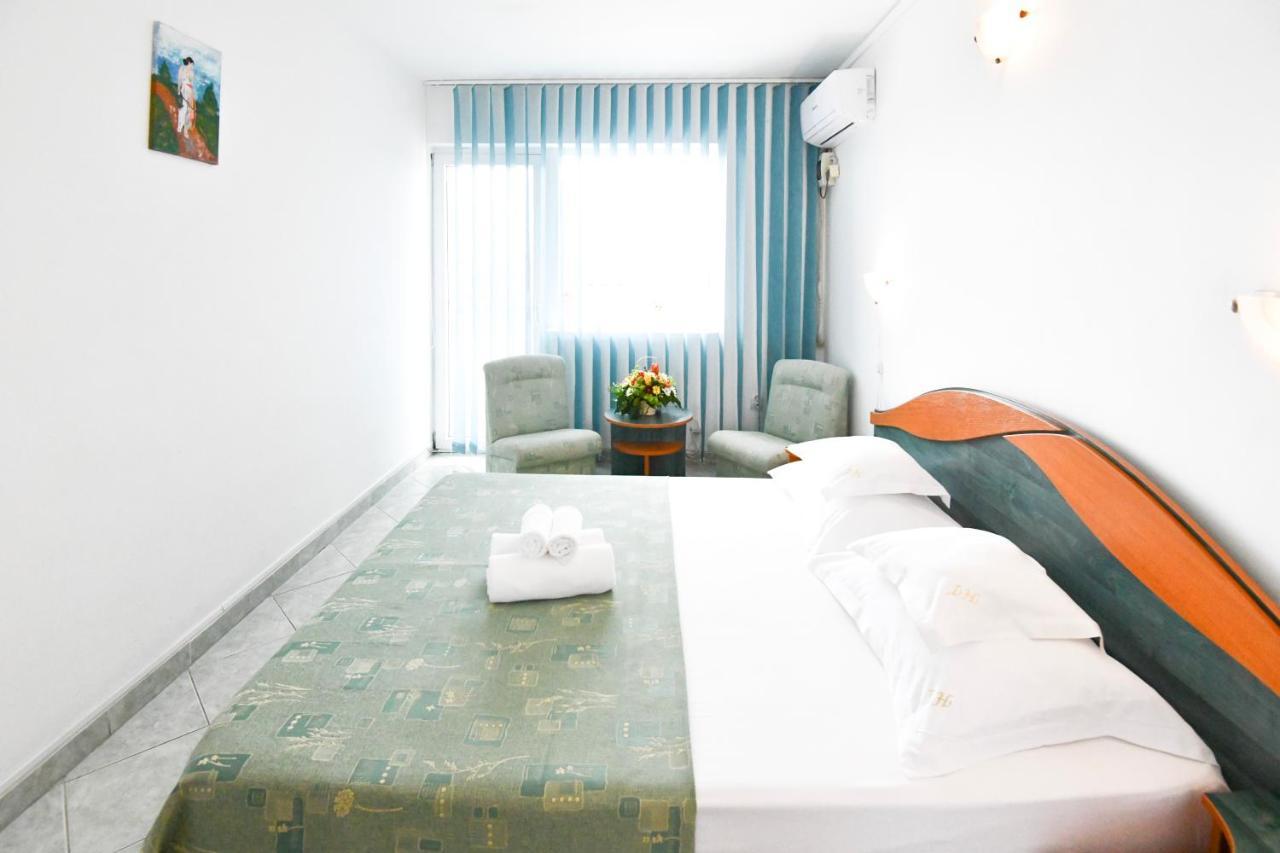 Complex Tismana 3* All Inclusive Jupiter Exterior foto