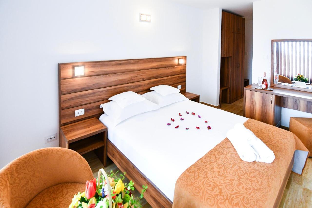 Complex Tismana 3* All Inclusive Jupiter Exterior foto